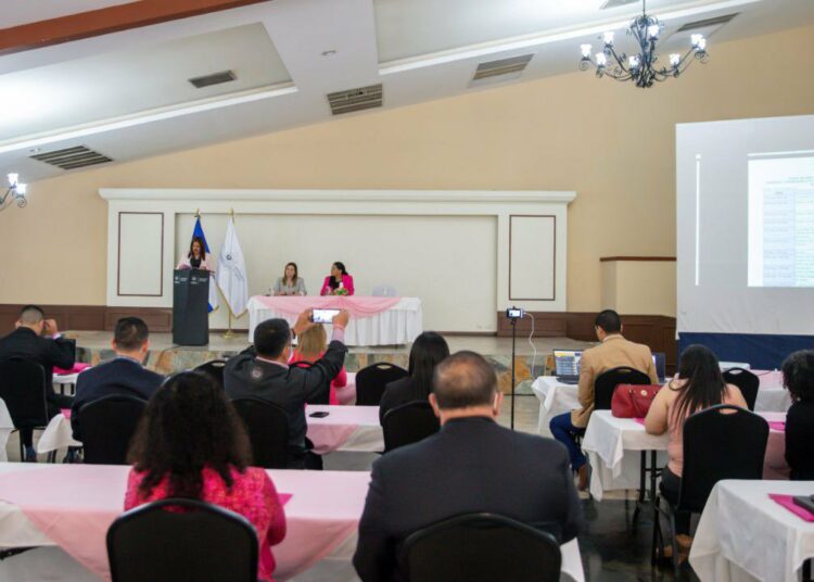 MINSAL realiza simposio sobre el Día Mundial de la Lucha Contra el Cáncer de Mama