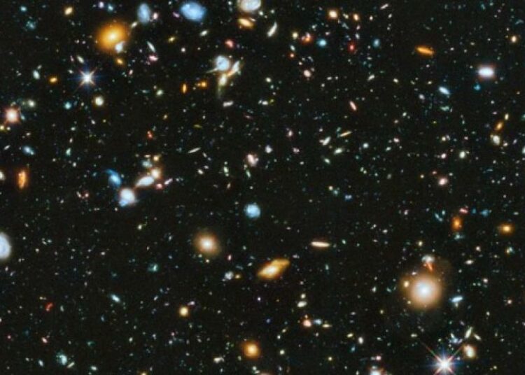 Calculan la cantidad de materia y energía en el universo