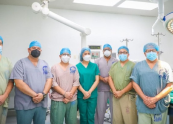 Gobierno fortalece la atención del ISSS con la ampliación de horarios en quirófanos