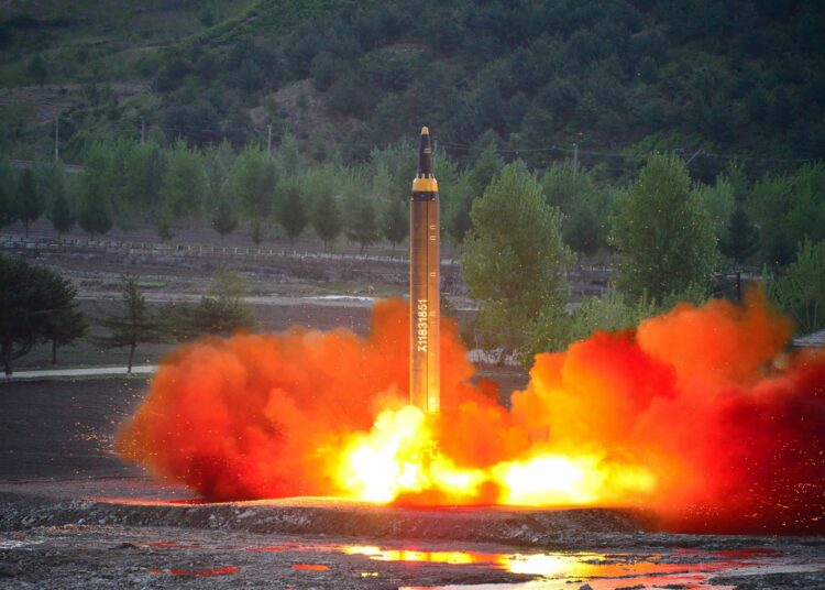 EE. UU. y sus socios de Asia-Pacífico condenan el disparo del misil norcoreano