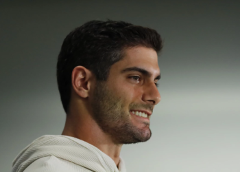 Jimmy Garoppolo está listo para jugar en el Estadio Azteca el lunes