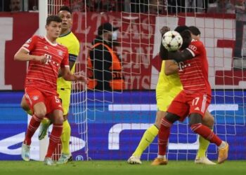 Napoli, Bayern Múnich, Tottenham y Porto avanzaron a los octavos de final de la Champions League como líderes de sus grupos