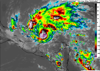 (VIDEOS) El huracán Lisa toca tierra en Belice