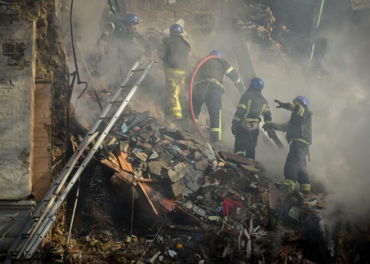 Rusia lanza nuevos ataques sobre Kiev y otras ciudades clave de Ucrania