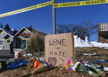 El atacante en discoteca LGBT en Colorado, fue detenido por un asistente heroico