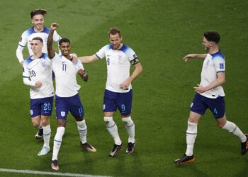 Inglaterra se lució y aplastó a Irán con una goleada de 6-2