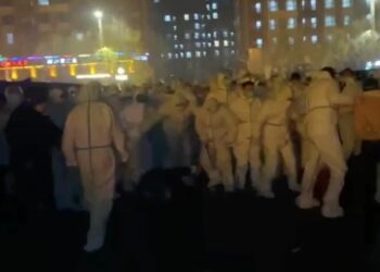 Violentas protestas en la mayor fábrica de iPhone de China