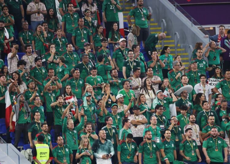 La FIFA abrió expediente a México por cánticos discriminatorios de aficionados en Qatar