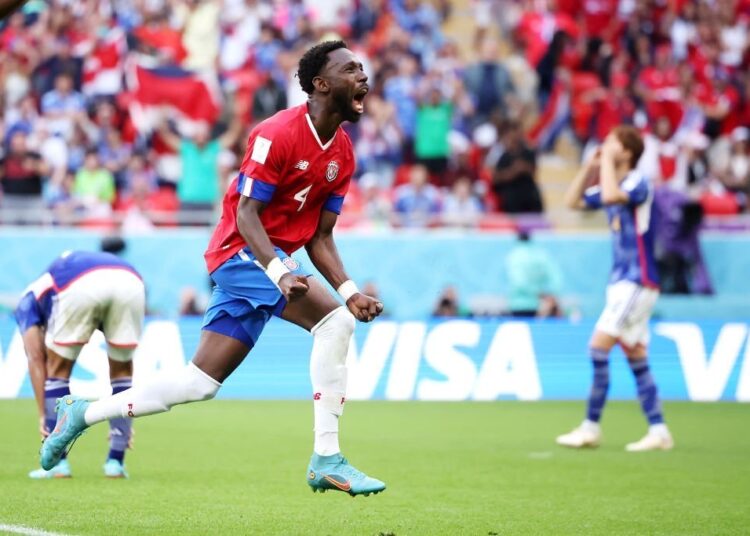 Costa Rica vence de manera sorpresiva a Japón y se mete en la pelea por los octavos de final