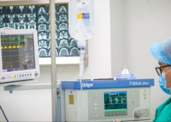 Usuarios del ISSS son beneficiados con la extensión de horarios para uso de los quirófanos del hospital general