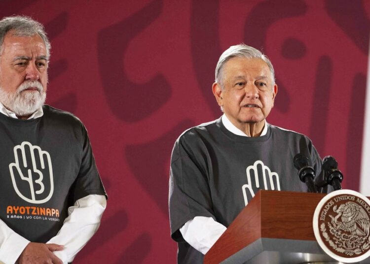 Militares denuncian a un alto funcionario mexicano por su informe del caso de los 43 estudiantes desaparecidos