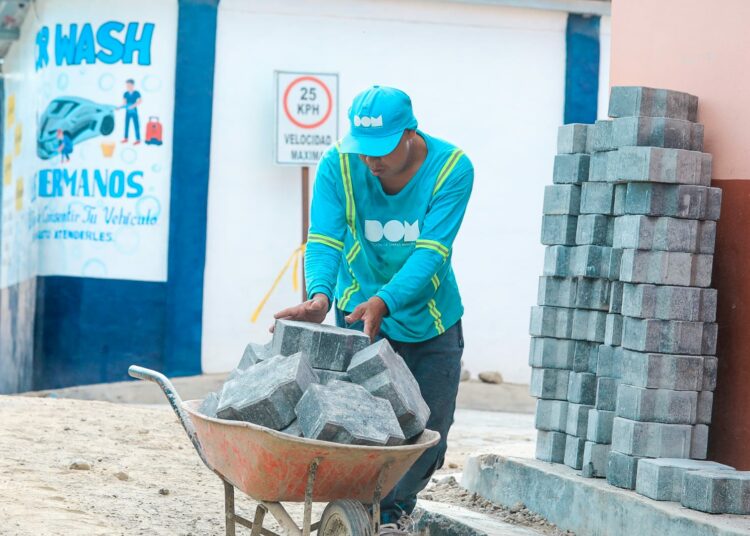 DOM realiza trabajo de recuperación vial en Lolotique, San Miguel 