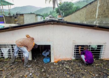 Siete muertos en Anzoátegui por el deslizamiento de tierras tras las fuertes lluvias en Venezuela