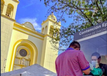 MINSAL efectúa pruebas para detección del covid-19 en el Centro Histórico de San Salvador