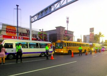 VMT mantiene controles vehiculares y verifica precios de tarifas en unidades de transporte colectivo