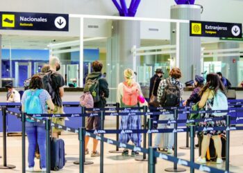 El Salvador supera la cantidad de turistas proyectada para este año y recibe $2,077 millones en divisas