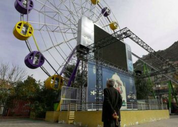 Talibanes afganos prohíben el acceso a parques y gimnasios a las mujeres 