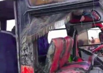 Al menos 18 muertos al volcar un autobús y caer en un canal del río Nilo en Egipto