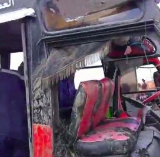 Al menos 18 muertos al volcar un autobús y caer en un canal del río Nilo en Egipto