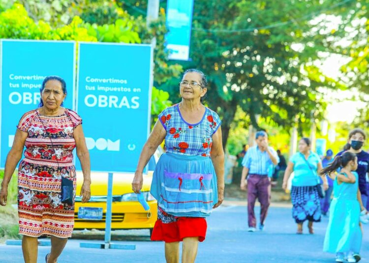 Habitantes del Distrito Italia tienen por primera vez calles modernas con el Plan Nacional de Bacheo