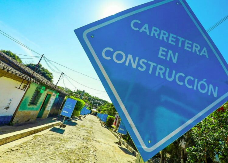 Cuadrillas de la DOM inician programa de mejoramiento vial y del bypass en El Porvenir, Santa Ana