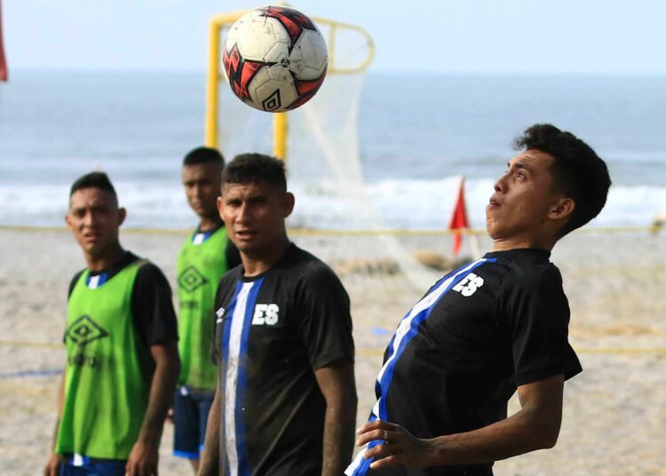 Carlos Ayala Puquir es la novedad y Frank es baja en la selección de fútbol playa que disputará los Juegos Santa Marta 2022