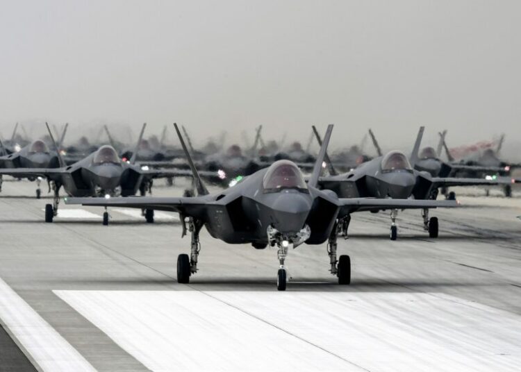 Corea del Sur activó su fuerza aérea tras detectar un despliegue de 180 aviones por parte de Corea del Norte