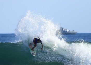 Salvadoreños se mantienen en competencia en el Surf City El Salvador ALAS Pro Tour 2022