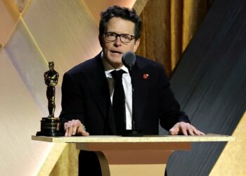 Michael J. Fox recibió un Oscar honorífico por su trabajo humanitario