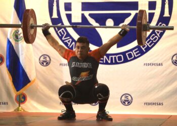 Universitarios se lucieron en las pesas