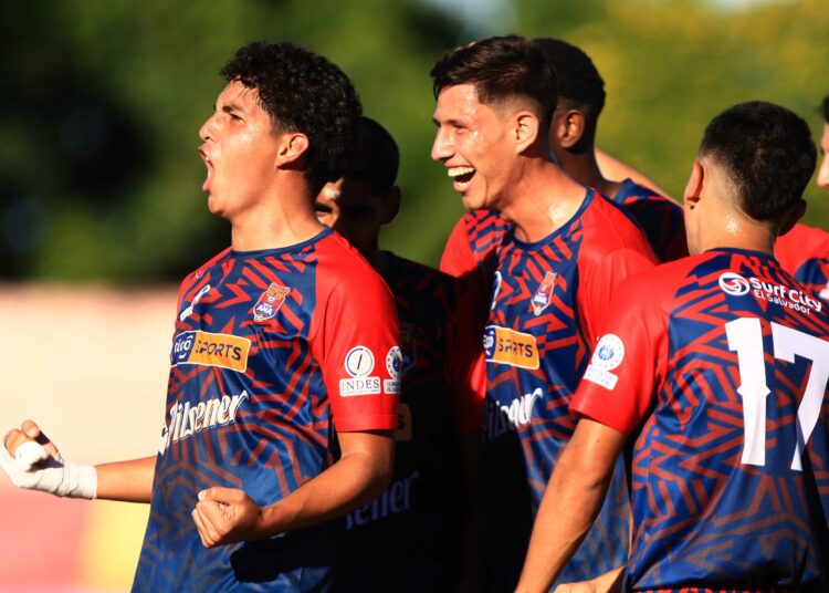 Santa Ana impuso su ley ante San Salvador