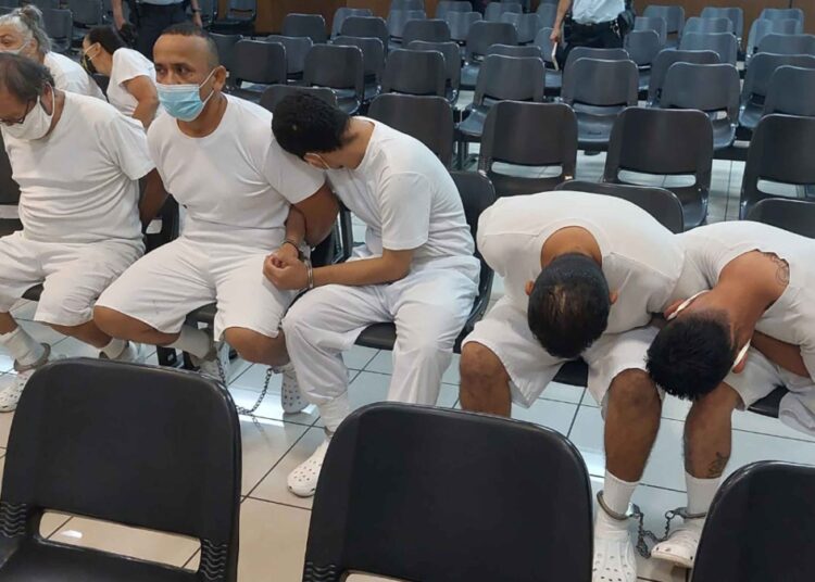 Condena de hasta 361 años para miembros de red y les imponen devolver $1 millón a víctimas