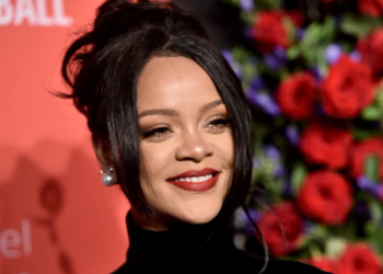 Rihanna confirma que su bebé es un niño