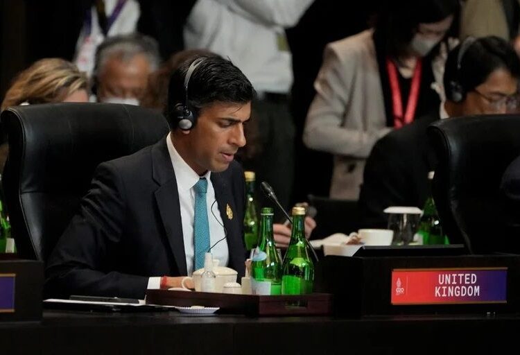 El primer ministro británico Rishi Sunak confrontó a al canciller ruso Serguei Lavrov en el G20 y le exigió “salir de Ucrania y acabar esta guerra bárbara”