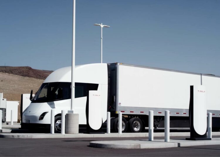 El camión Tesla Semi completa su primer viaje de 800 kilómetros con carga completa