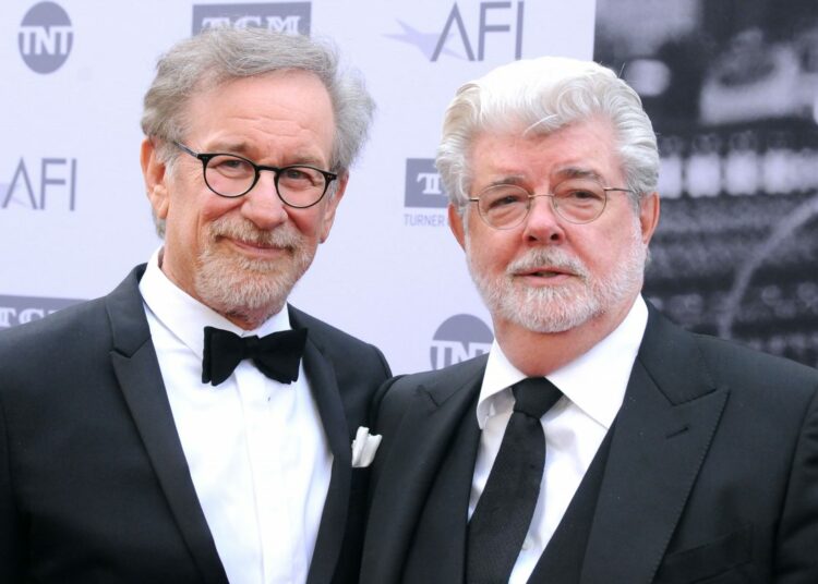 Steven Spielberg critica las remasterizaciones de George Lucas