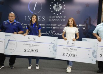 INDES premió a medallistas mundiales juveniles