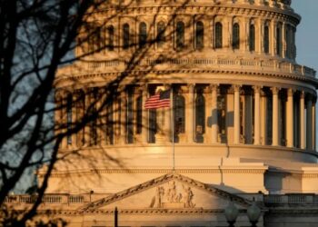 Demócratas y republicanos siguen en una disputa reñida por el control del Congreso de EEUU