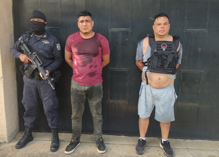 VIDEO: PNC captura a dos sujetos acusados de homicidio en Ilobasco, Cabañas