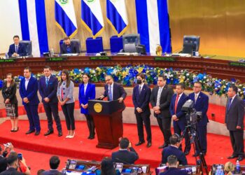 Presentan comisión ad hoc que estudiará las reformas al sistema de pensiones