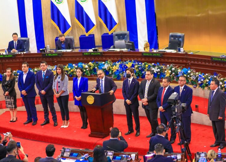 Presentan comisión ad hoc que estudiará las reformas al sistema de pensiones
