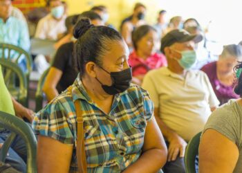 Diputados entregan víveres y atienden a adultos mayores en comunidades