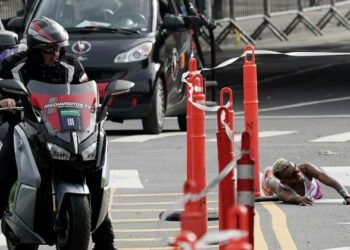 Un atleta brasileño que lideraba la maratón de Nueva York se desplomó en plena carrera