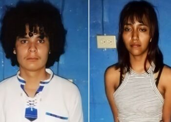 Joven con ayuda de su novia ataca a su madre con un martillo para robarle $1,400 y la abandona creyéndola muerta