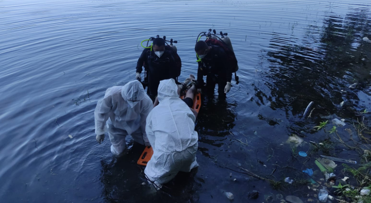 Fuerza Armada recupera cadáver de un hombre en aguas del lago de Ilopango