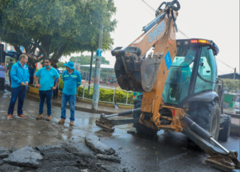 La DOM inicia reparación de calles en el municipio de San Cristóbal en Cuscatlán