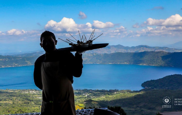 Abren Cráter Coffee Shop & Bistro en el Cerro Verde