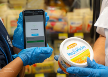 Defensoría del Consumidor verifica precios de productos de la canasta básica en supermercados