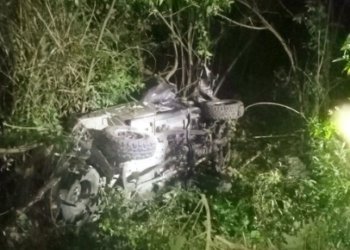 Cuatro fallecidos y dos lesionados en trágico accidente sobre calle hacia Las Pilas, Chalatenango