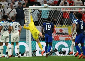 Inglaterra y EE.UU. empatan y dejan su clasificación para la última fecha del Grupo B del Mundial